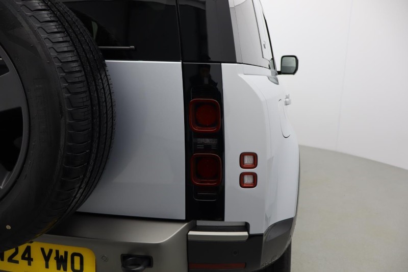 2024 (24) LAND ROVER DEFENDER 3.0 D300 X-Dynamic HSE 110 5dr Auto [7 Seat] 4780718