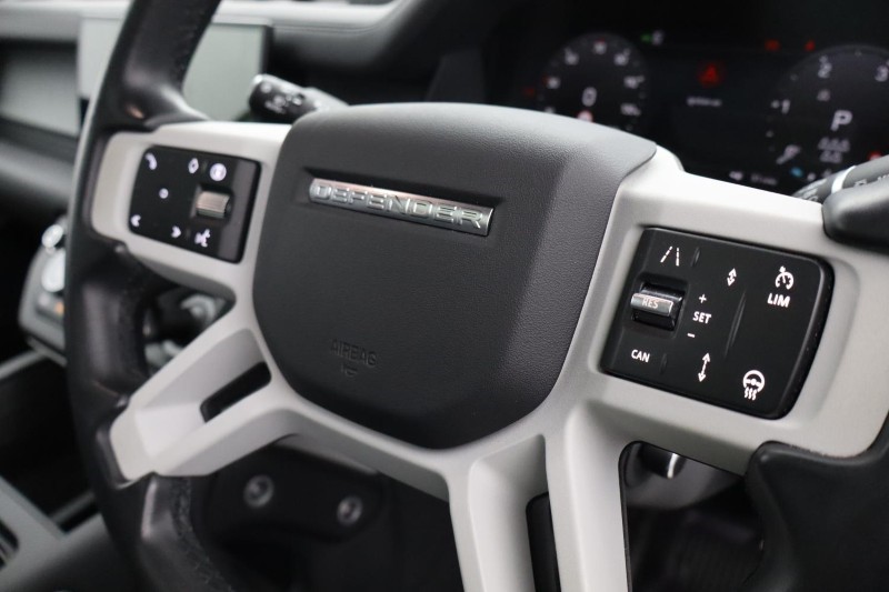 2024 (24) LAND ROVER DEFENDER 3.0 D300 X-Dynamic HSE 110 5dr Auto [7 Seat] 4780758