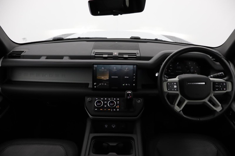 2024 (24) LAND ROVER DEFENDER 3.0 D300 X-Dynamic HSE 110 5dr Auto [7 Seat] 4780759