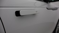 2023 (23) LAND ROVER RANGE ROVER VELAR 2.0 D200 S 5dr Auto 4822020