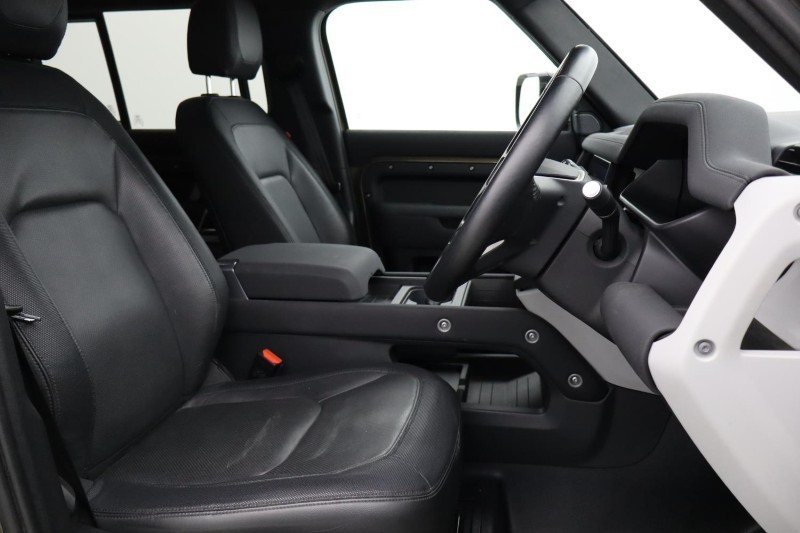 2022 (72) LAND ROVER DEFENDER 3.0 D250 X-Dynamic S 110 5dr Auto 4823649