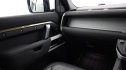 2022 (72) LAND ROVER DEFENDER 3.0 D250 X-Dynamic S 110 5dr Auto 4823685