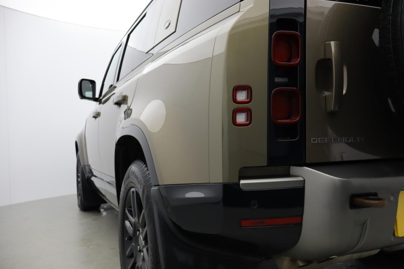 2022 (72) LAND ROVER DEFENDER 3.0 D250 X-Dynamic S 110 5dr Auto 4823618