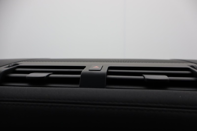 2022 (72) LAND ROVER DEFENDER 3.0 D250 X-Dynamic S 110 5dr Auto 4823672