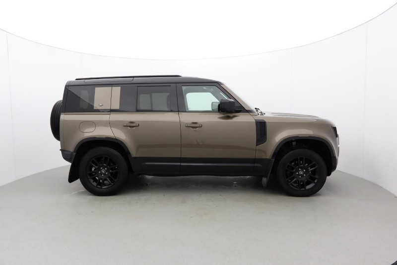 2022 (72) LAND ROVER DEFENDER 3.0 D250 X-Dynamic S 110 5dr Auto 4823610