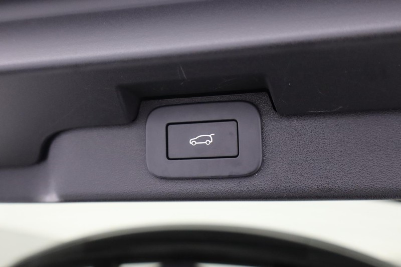 2023 (73) LAND ROVER COMMERCIAL DISCOVERY 3.0 D300 Dynamic HSE Commercial Auto 4902150