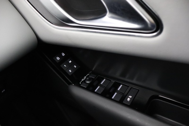 2024 (24) LAND ROVER RANGE ROVER VELAR 2.0 D200 MHEV Dynamic HSE 5dr Auto 4862338