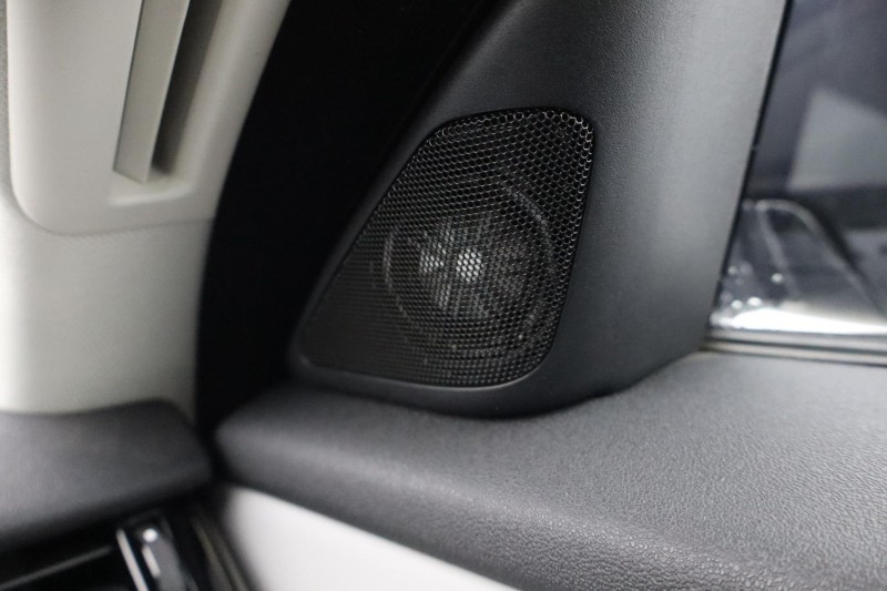 2024 (24) LAND ROVER RANGE ROVER VELAR 2.0 D200 MHEV Dynamic HSE 5dr Auto 4862340