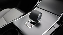 2024 (24) LAND ROVER RANGE ROVER VELAR 2.0 D200 MHEV Dynamic HSE 5dr Auto 4862326
