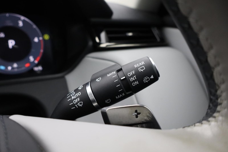 2024 (24) LAND ROVER RANGE ROVER VELAR 2.0 D200 MHEV Dynamic HSE 5dr Auto 4862335