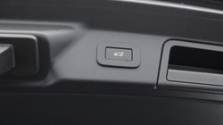 2025 (25) LAND ROVER RANGE ROVER VELAR 2.0 D200 MHEV Dynamic HSE 5dr Auto 4831895