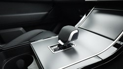 2025 (25) LAND ROVER RANGE ROVER VELAR 2.0 D200 MHEV Dynamic HSE 5dr Auto 4831912