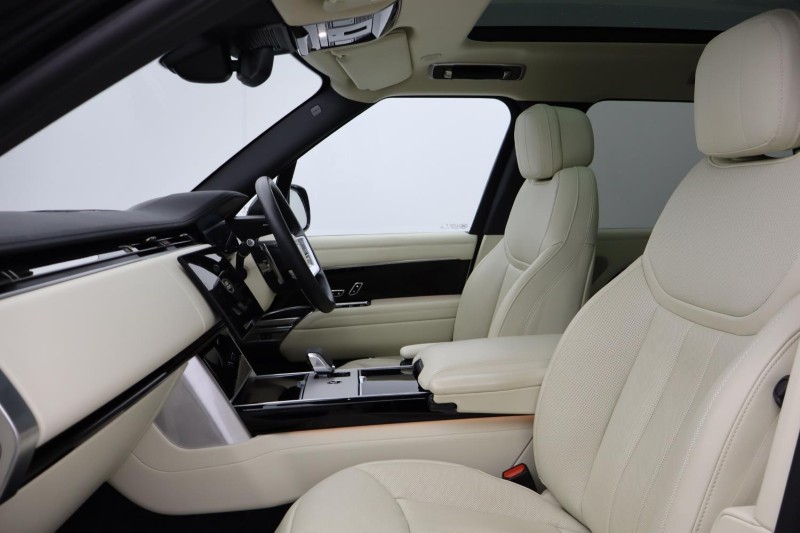 2024 (24) LAND ROVER RANGE ROVER 3.0 D300 SE 4dr Auto 4856049