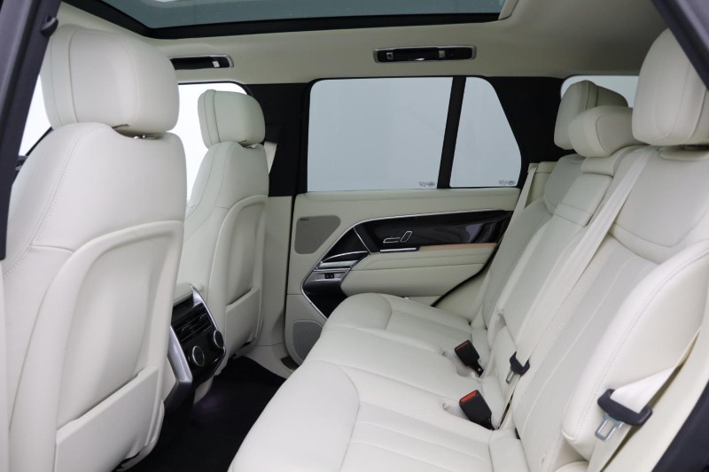 2024 (24) LAND ROVER RANGE ROVER 3.0 D300 SE 4dr Auto 4856048