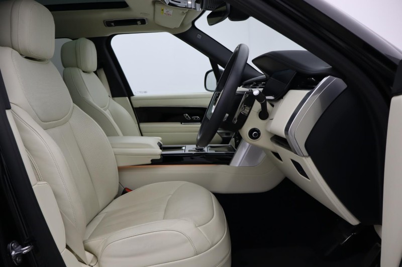 2024 (24) LAND ROVER RANGE ROVER 3.0 D300 SE 4dr Auto 4856066