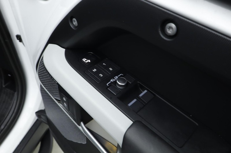 2022 (72) LAND ROVER DEFENDER 3.0 D250 HSE 90 3dr Auto 4891509