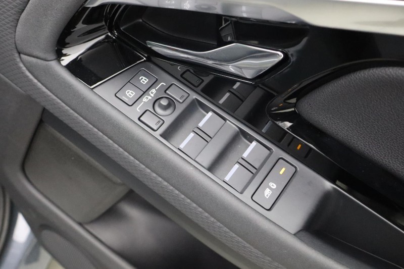 2022 (22) LAND ROVER RANGE ROVER EVOQUE 2.0 D200 Evoque Edition 5dr Auto 4898969