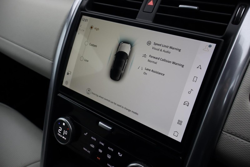 2023 (73) LAND ROVER DISCOVERY 3.0 D300 Dynamic HSE 5dr Auto 4898413