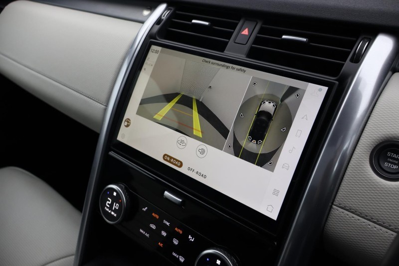 2023 (73) LAND ROVER DISCOVERY 3.0 D300 Dynamic HSE 5dr Auto 4898403