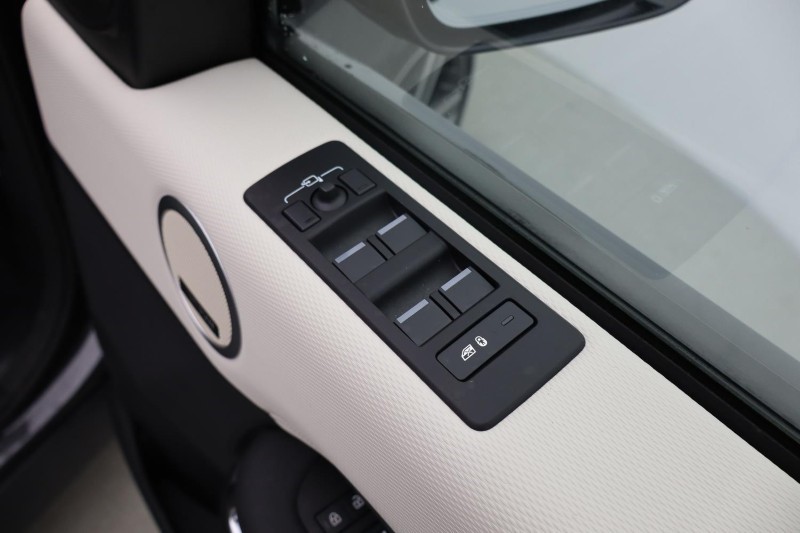 2023 (73) LAND ROVER DISCOVERY 3.0 D300 Dynamic HSE 5dr Auto 4898393