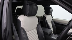 2023 (73) LAND ROVER DISCOVERY 3.0 D300 Dynamic HSE 5dr Auto 4898392