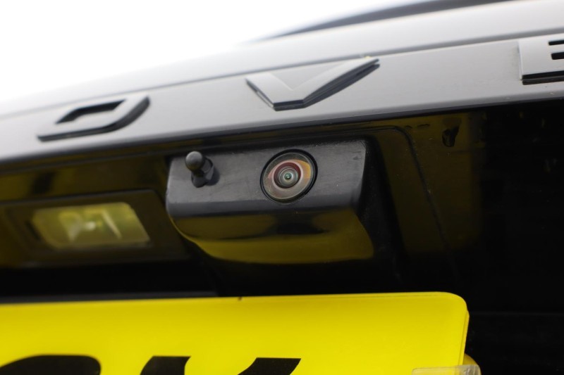 2023 (73) LAND ROVER DISCOVERY 3.0 D300 Dynamic HSE 5dr Auto 4898424