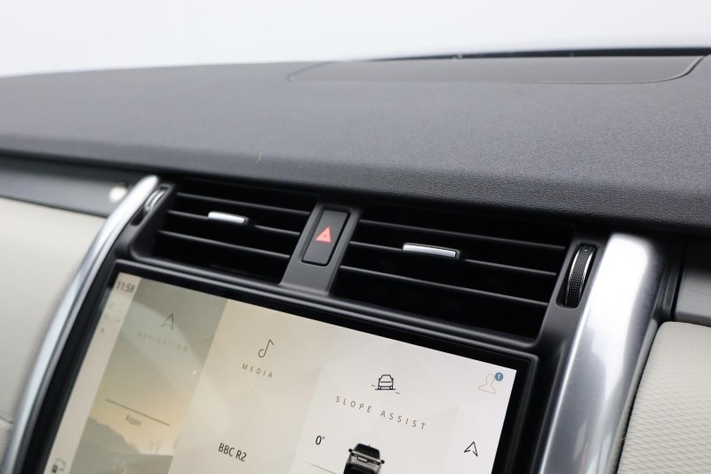 2023 (73) LAND ROVER DISCOVERY 3.0 D300 Dynamic HSE 5dr Auto 4898400