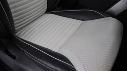 2023 (73) LAND ROVER DISCOVERY 3.0 D300 Dynamic HSE 5dr Auto 4898395