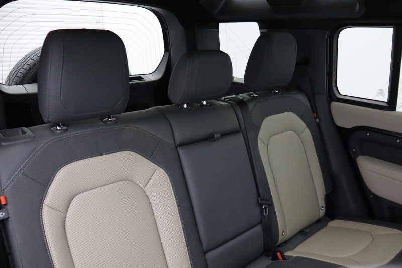 2023 (23) LAND ROVER DEFENDER 3.0 D250 X-Dynamic HSE 110 5dr Auto 4881842