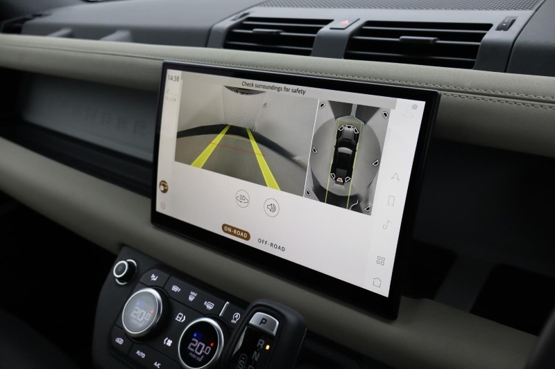 2023 (23) LAND ROVER DEFENDER 3.0 D250 X-Dynamic HSE 110 5dr Auto 4881830