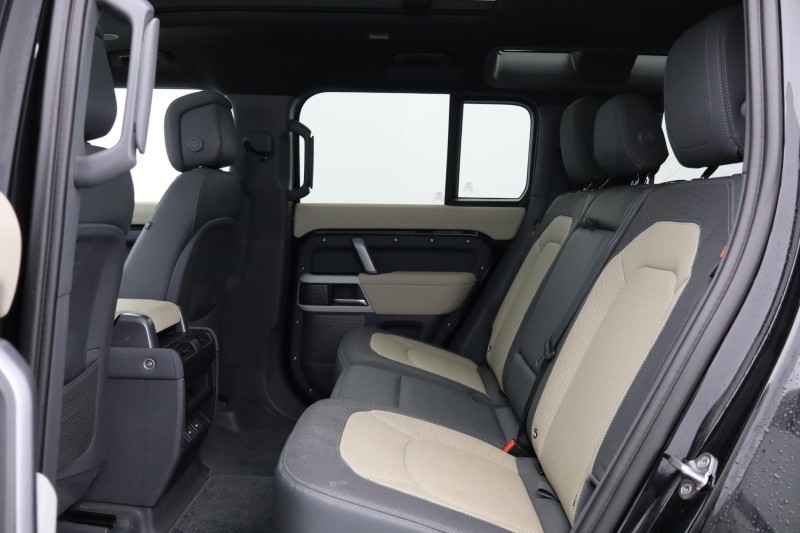 2023 (23) LAND ROVER DEFENDER 3.0 D250 X-Dynamic HSE 110 5dr Auto 4881812