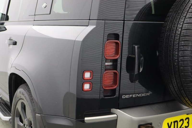 2023 (23) LAND ROVER DEFENDER 3.0 D250 X-Dynamic HSE 110 5dr Auto 4881845
