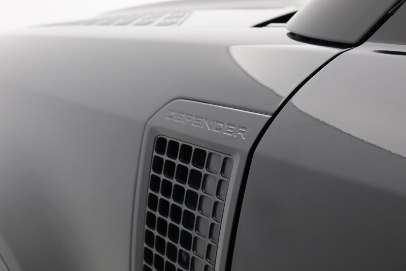 2023 (23) LAND ROVER DEFENDER 3.0 D250 X-Dynamic HSE 110 5dr Auto 4881814