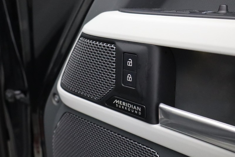 2023 (23) LAND ROVER DEFENDER 3.0 D250 X-Dynamic HSE 110 5dr Auto 4881822