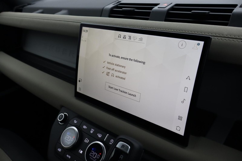 2023 (23) LAND ROVER DEFENDER 3.0 D250 X-Dynamic HSE 110 5dr Auto 4881836