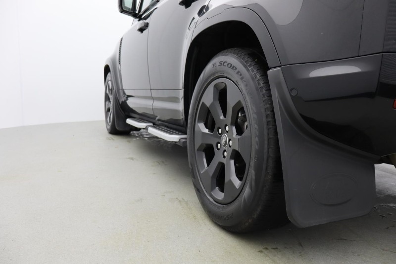 2023 (23) LAND ROVER DEFENDER 3.0 D250 X-Dynamic HSE 110 5dr Auto 4881846