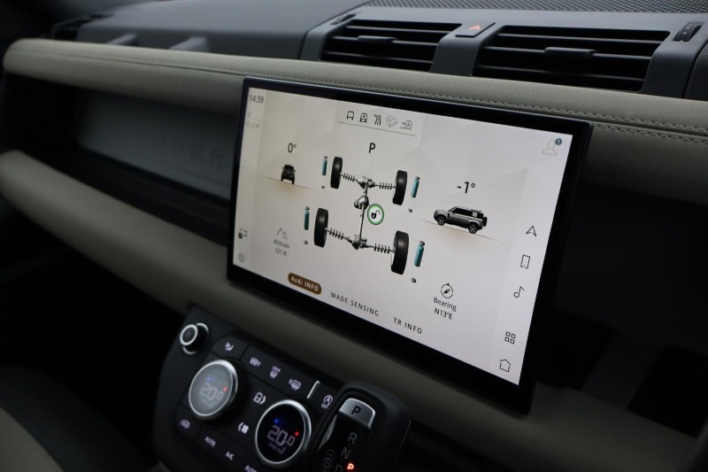 2023 (23) LAND ROVER DEFENDER 3.0 D250 X-Dynamic HSE 110 5dr Auto 4881835