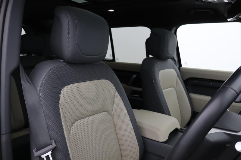 2023 (23) LAND ROVER DEFENDER 3.0 D250 X-Dynamic HSE 110 5dr Auto 4881819