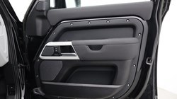 2023 (72) LAND ROVER DEFENDER 3.0 D300 X-Dynamic SE 110 5dr Auto 4877845