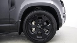 2023 (72) LAND ROVER DEFENDER 3.0 D300 X-Dynamic SE 110 5dr Auto 4877824