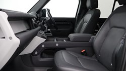 2023 (72) LAND ROVER DEFENDER 3.0 D300 X-Dynamic SE 110 5dr Auto 4877816