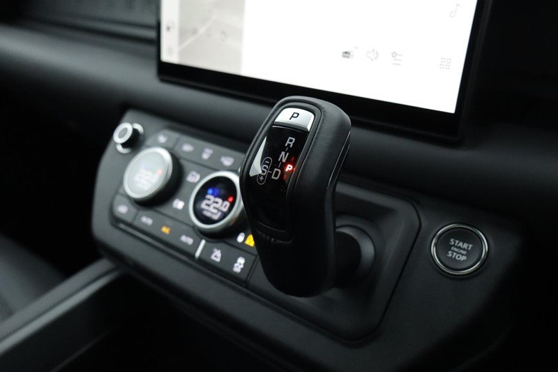 2025 (75) LAND ROVER DEFENDER 3.0 D350 X-Dynamic HSE 110 5dr Auto [7 Seat] 4886370