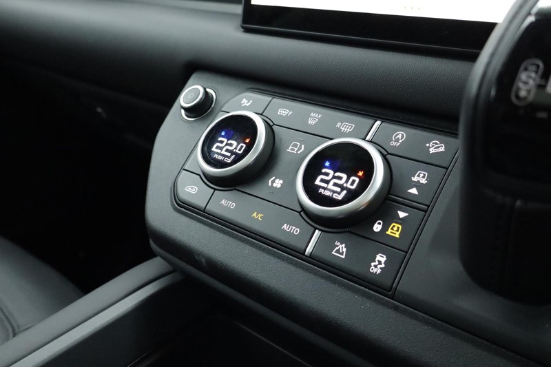 2025 (75) LAND ROVER DEFENDER 3.0 D350 X-Dynamic HSE 110 5dr Auto [7 Seat] 4886369