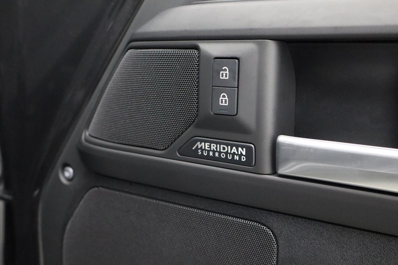 2025 (75) LAND ROVER DEFENDER 3.0 D350 X-Dynamic HSE 110 5dr Auto [7 Seat] 4886342