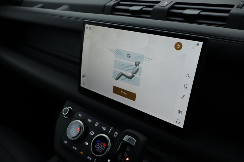 2025 (75) LAND ROVER DEFENDER 3.0 D350 X-Dynamic HSE 110 5dr Auto [7 Seat] 4886375