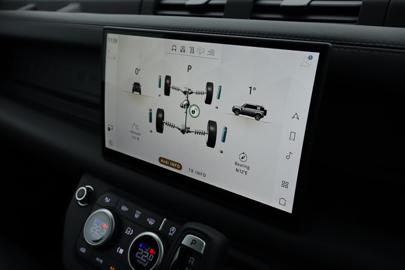 2025 (75) LAND ROVER DEFENDER 3.0 D350 X-Dynamic HSE 110 5dr Auto [7 Seat] 4886378