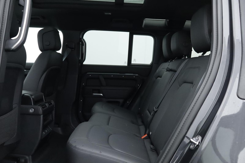 2025 (75) LAND ROVER DEFENDER 3.0 D350 X-Dynamic HSE 110 5dr Auto [7 Seat] 4886357