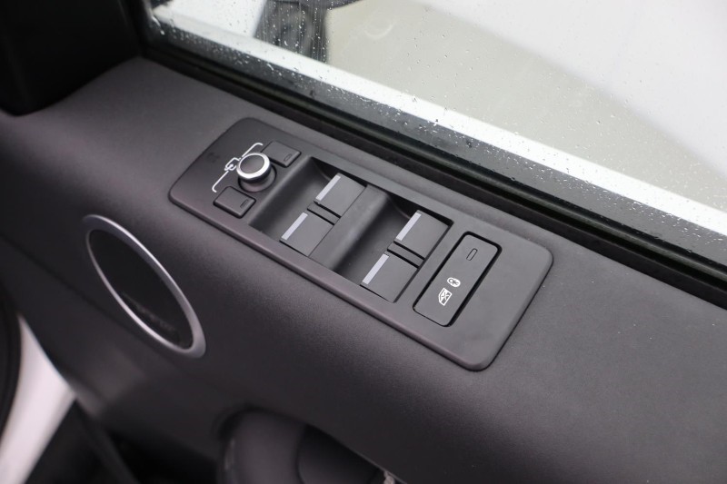 2020 (20) LAND ROVER DISCOVERY 3.0 SD6 Landmark Edition 5dr Auto 4899088