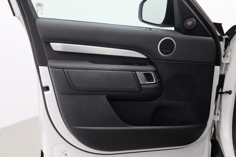 2020 (20) LAND ROVER DISCOVERY 3.0 SD6 Landmark Edition 5dr Auto 4899082