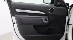 2020 (20) LAND ROVER DISCOVERY 3.0 SD6 Landmark Edition 5dr Auto 4899082